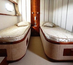 MY PLEASURE - Twin Cabin