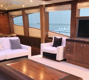 Majesty 101 superyacht - Saloon