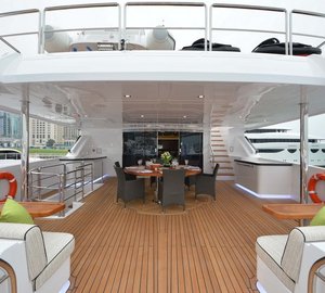 Majesty 135 Yacht - Upper Deck aft