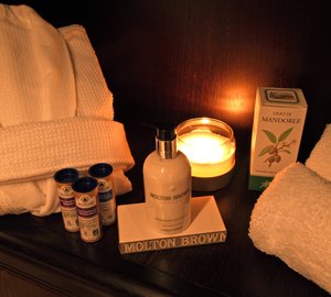 Mangusta 108 FOUR FRIENDS -  Detail