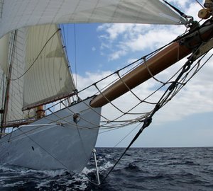 Merrymaid superyacht - front view