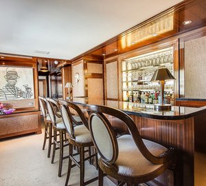 Motor Yacht GRAVITAS - Bar