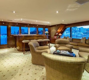 Motor Yacht GRAVITAS - Skylounge seating