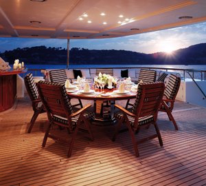 Motor Yacht HAMPSHIRE - Aft Dining