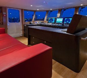 Motor Yacht LARS -  Bridge