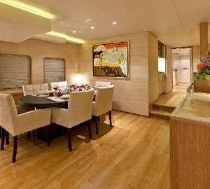 Motor Yacht LARS -  Dining area