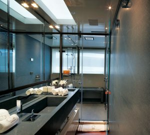 Motor Yacht O - owners bathroom