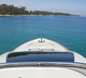 Motor Yacht Stinray M -  Forward