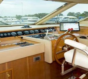 Motor yacht AUSPRO -  Wheelhouse