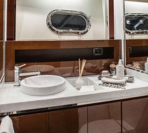 Motor yacht Alpha 76 Flybridge - Dayhead