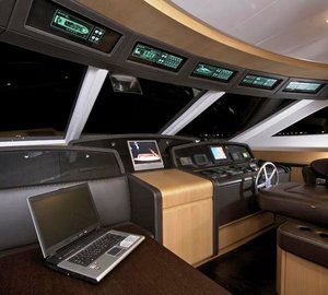 Motor yacht Anassa -  Wheelhouse