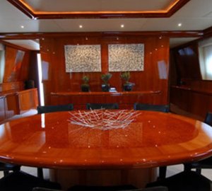 Motor yacht BONITO - Dining
