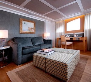 Motor yacht Belle Isle by Kingship 