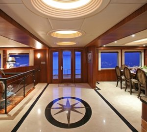 Motor yacht DAYDREAM -  Foyer
