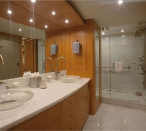 Motor yacht Don Carlo -  Master Bath
