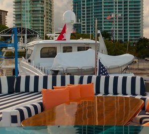 Motor yacht MIA - Flybridge Seating