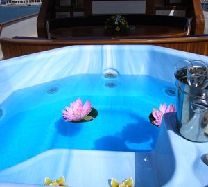 Motor yacht MONACO - Spa Pool