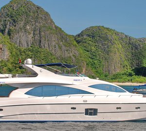 Motor yacht Majesty 88 - side view