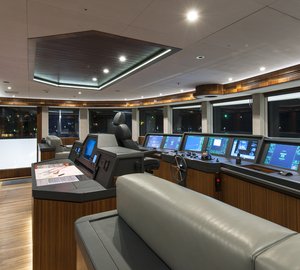 Motor yacht Quattroelle - Wheelhouse Photo by Klaus Jordan