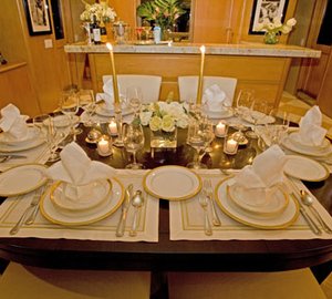 Motor yacht TRILOGY - Dining detail