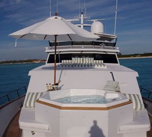 Motor yacht TRILOGY - Foredeck Spa Pool 2