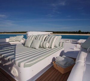 Motor yacht TRILOGY - Sundeck Sunpads