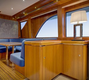 Mulder 73 Flybridge Yacht Boonooroo II - Main Deck - Dining-001