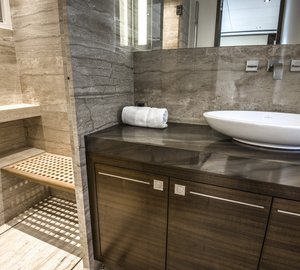 Mulder 98 Flybridge Yacht YN1391 - Bathroom