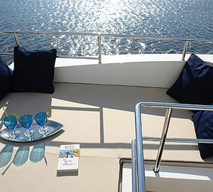 NAHEMA IV - Flybridge seating