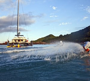 NAHEMA IV - Waterskiing