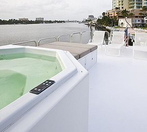 NEVER QUIT - Jacuuzi