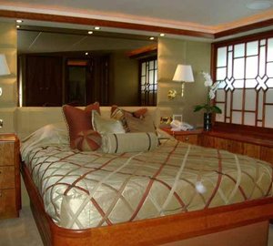 NEW MOON II - Guest Cabin