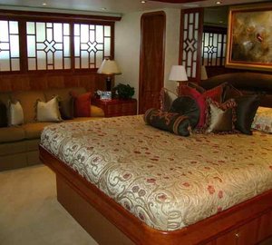 NEW MOON II - Master Cabin