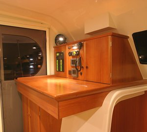 Nautitech 47 - nav station