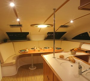 Nautitech 47 - saloon dining area