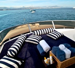 New Beginnings of London -  Flybridge sunpads