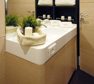 OLIBAMO yacht - Guest bathroom