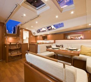 Oceanis 54 Dining in salon