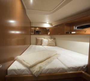 Oceanis 54 aft cabin view