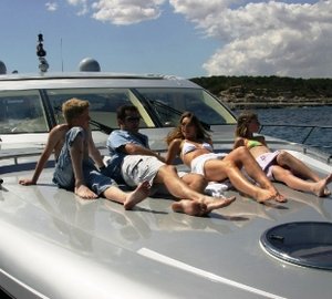 Oracle II Forward Sun Deck