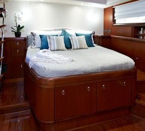 Oyster 82 TILLY MINT -  Master Cabin