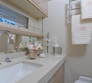 Oyster 885 Yacht CLARE -  Guest Ensuite