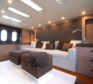 PURE WHITE - Entertainment Room