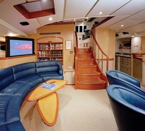 Patient Falcon Main Salon