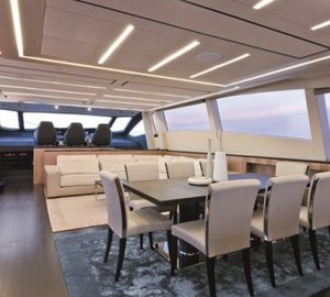 Pershing-108 Yacht salon