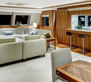 Q5 Quintessential superyacht Saloon-001