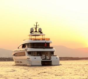 Quaranta catamaran motor yacht stern