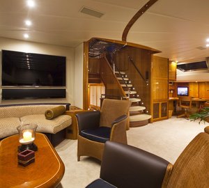 REE Starboard Salon Lounge