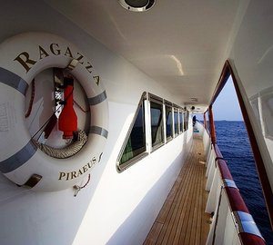 Ragazza -  Lower deck Stb