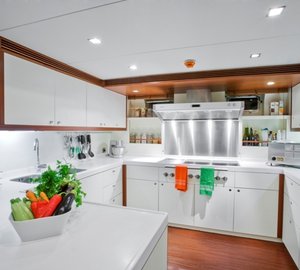 SAILING NOUR - Galley